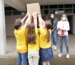 Preisübergabe an der Grundschule Marien Paderborn vor Ort (© Kreis Paderborn) Preisübergabe an der Grundschule Marien Paderborn vor Ort (© Kreis Paderborn)